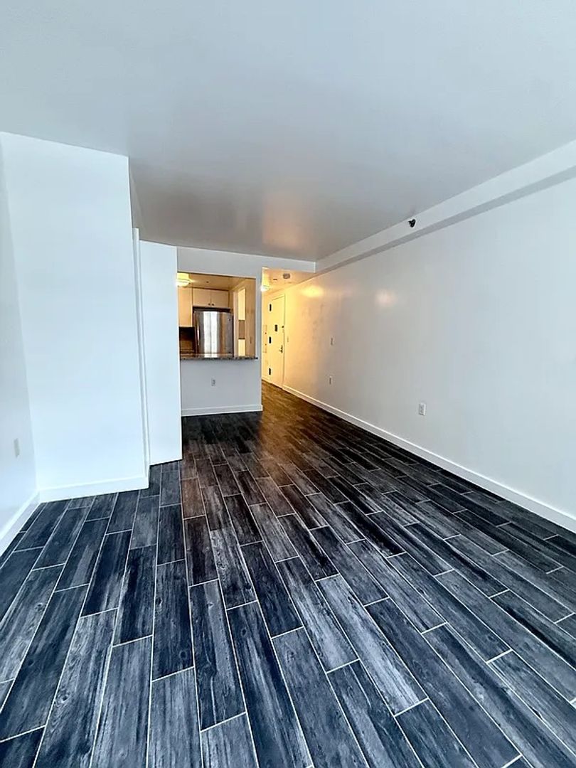 New York Condo: 303 W 146 #1F