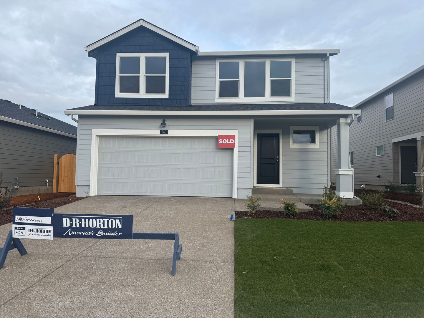 Salem House: 340 Greencrest St NE