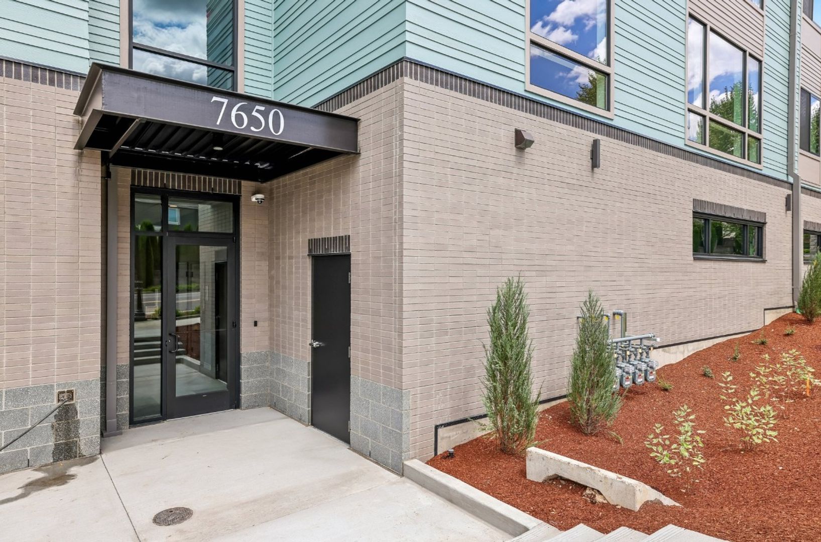 Portland Apartment: 7650 NW 170th Ave
