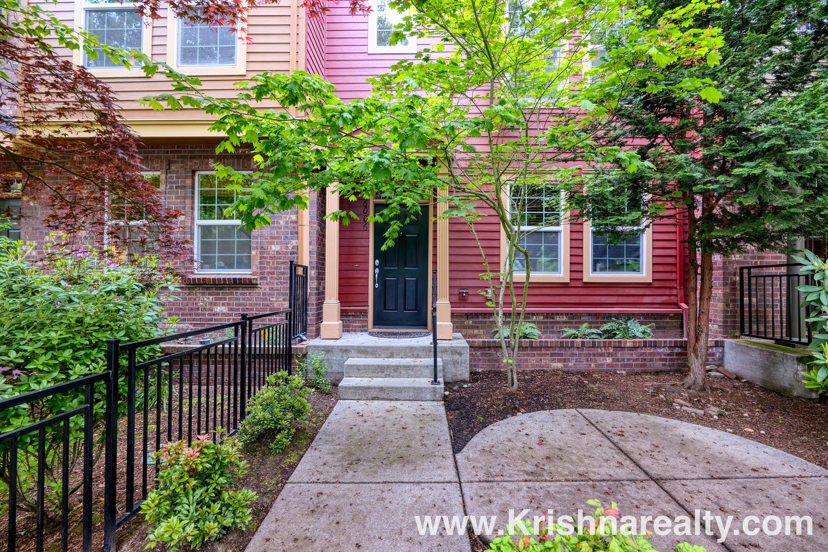 Hillsboro House: 6006 NE Maidstone Street