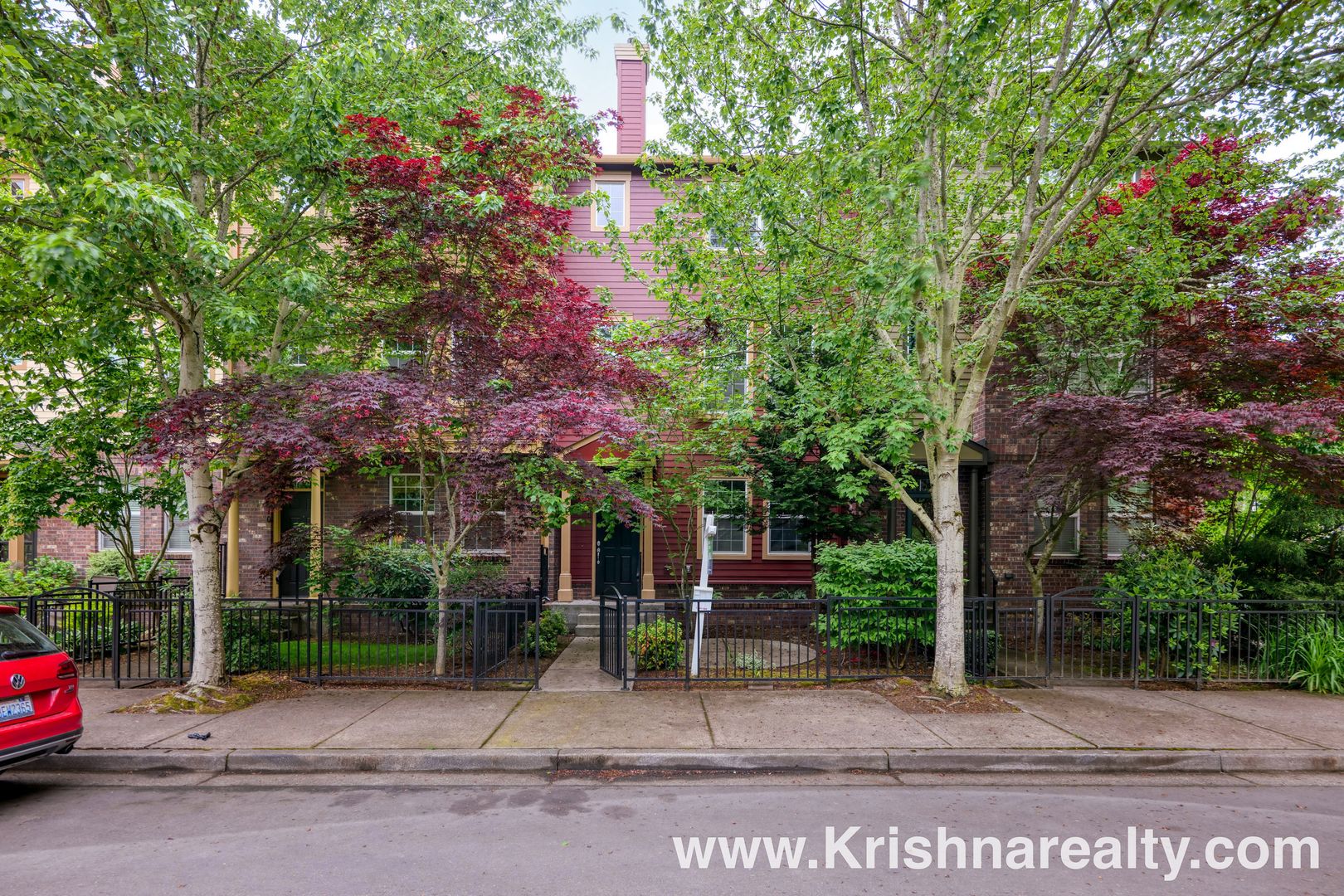 Hillsboro House: 6006 NE Maidstone St