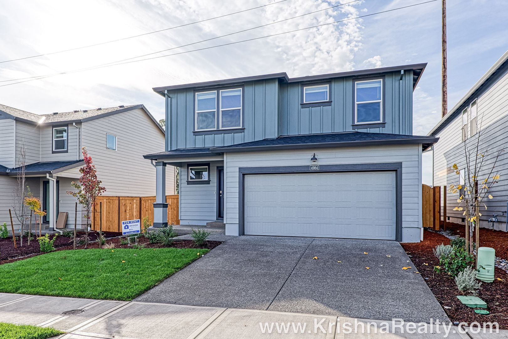 Salem House: 4984 Columbus Ave NE