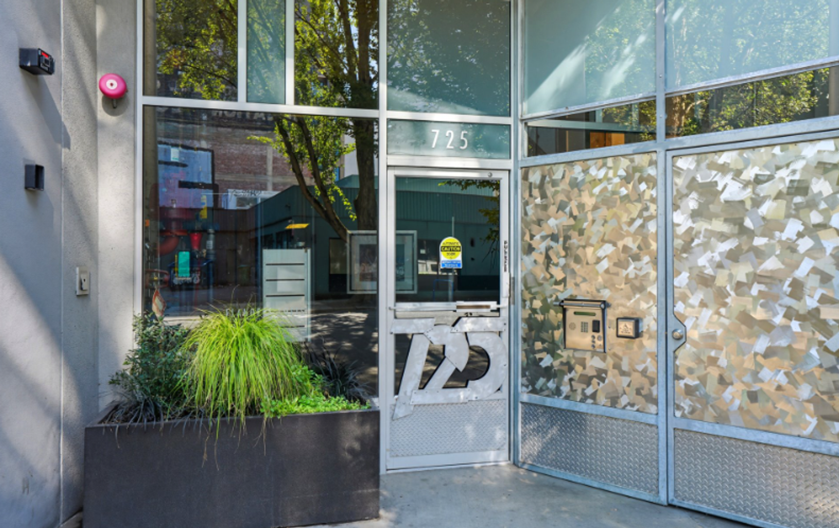 Portland House: 725 NW Flanders Street