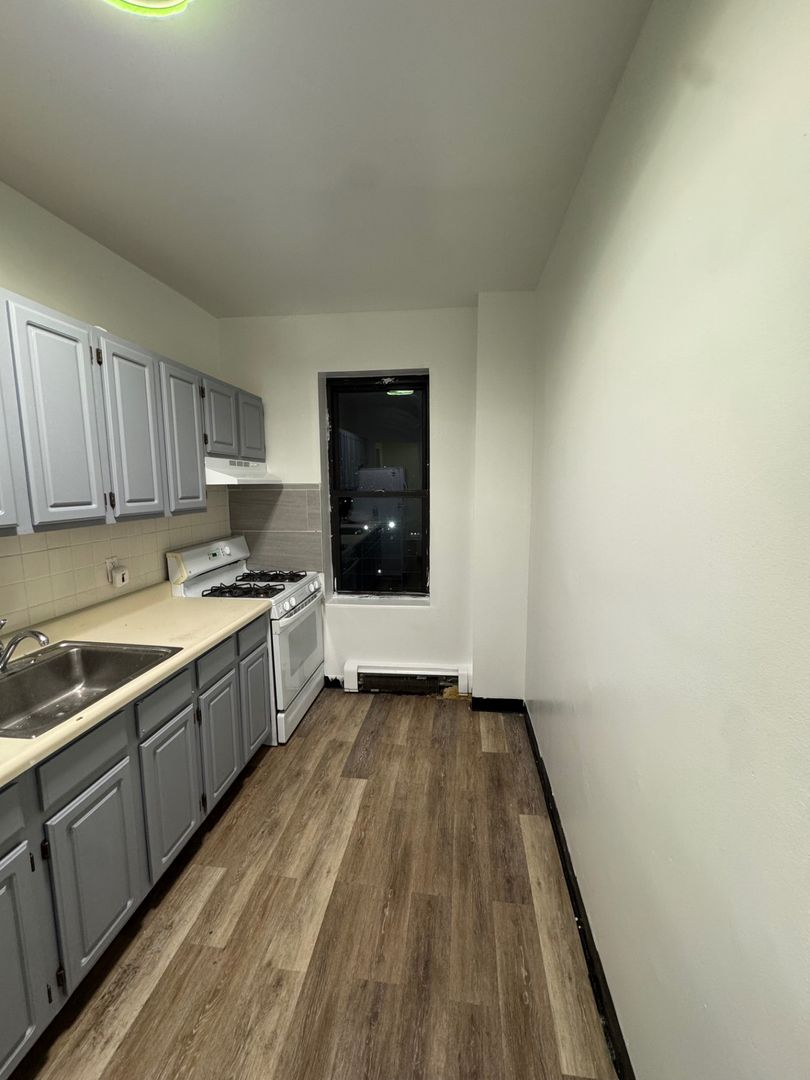 Bronx Apartment: 1325 Lafayette Avenue