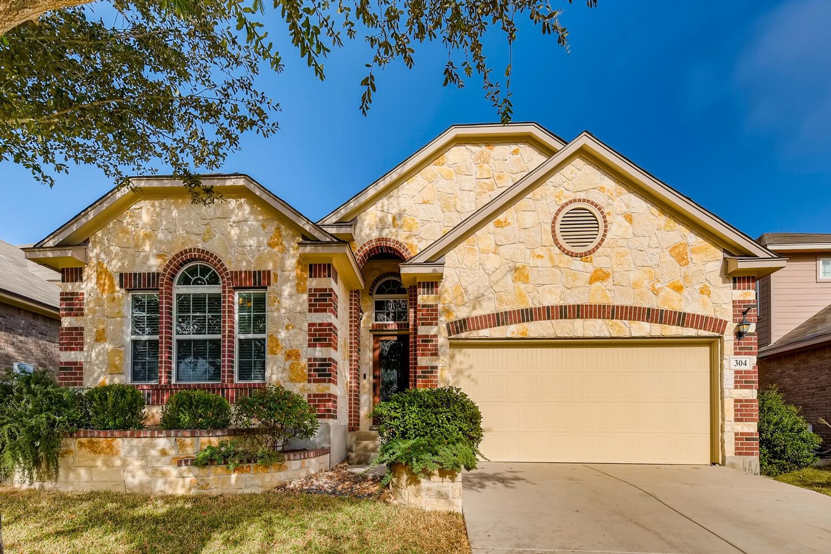 Cibolo House: 304 Fritz Way