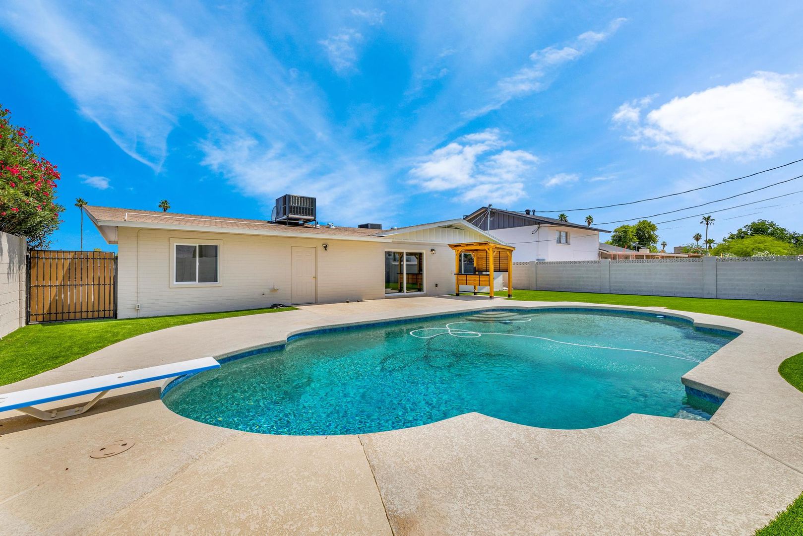 Tempe House: 227 E Ellis