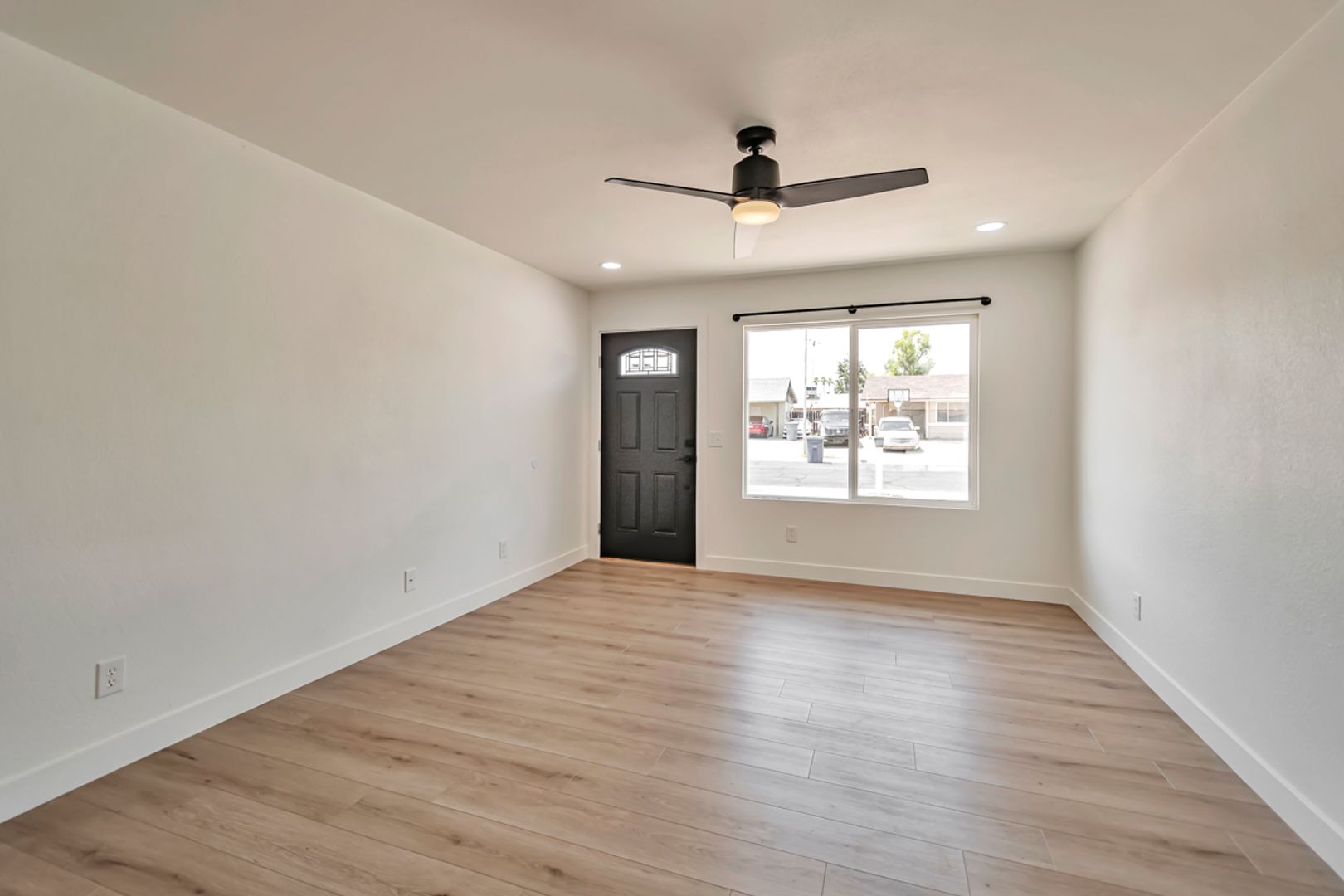 Tempe House: 906 W Colgate Dr