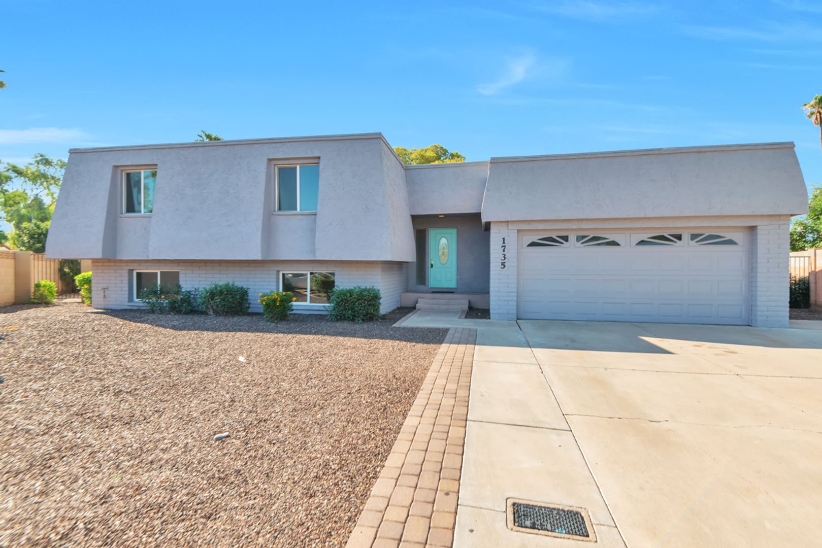 Tempe House: 1735 E La Jolla Dr