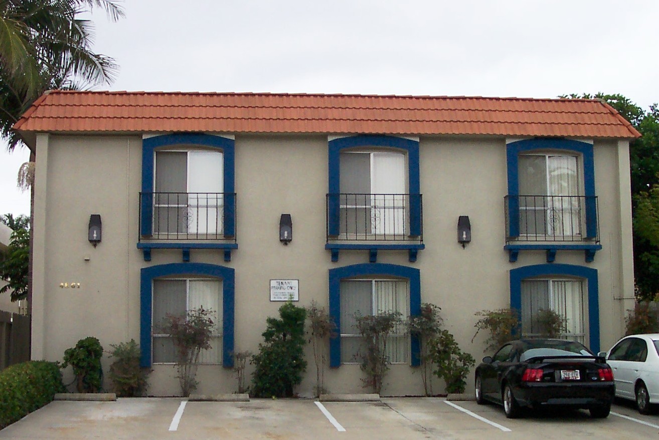 San Diego Apartment: 4861 Del Monte Ave