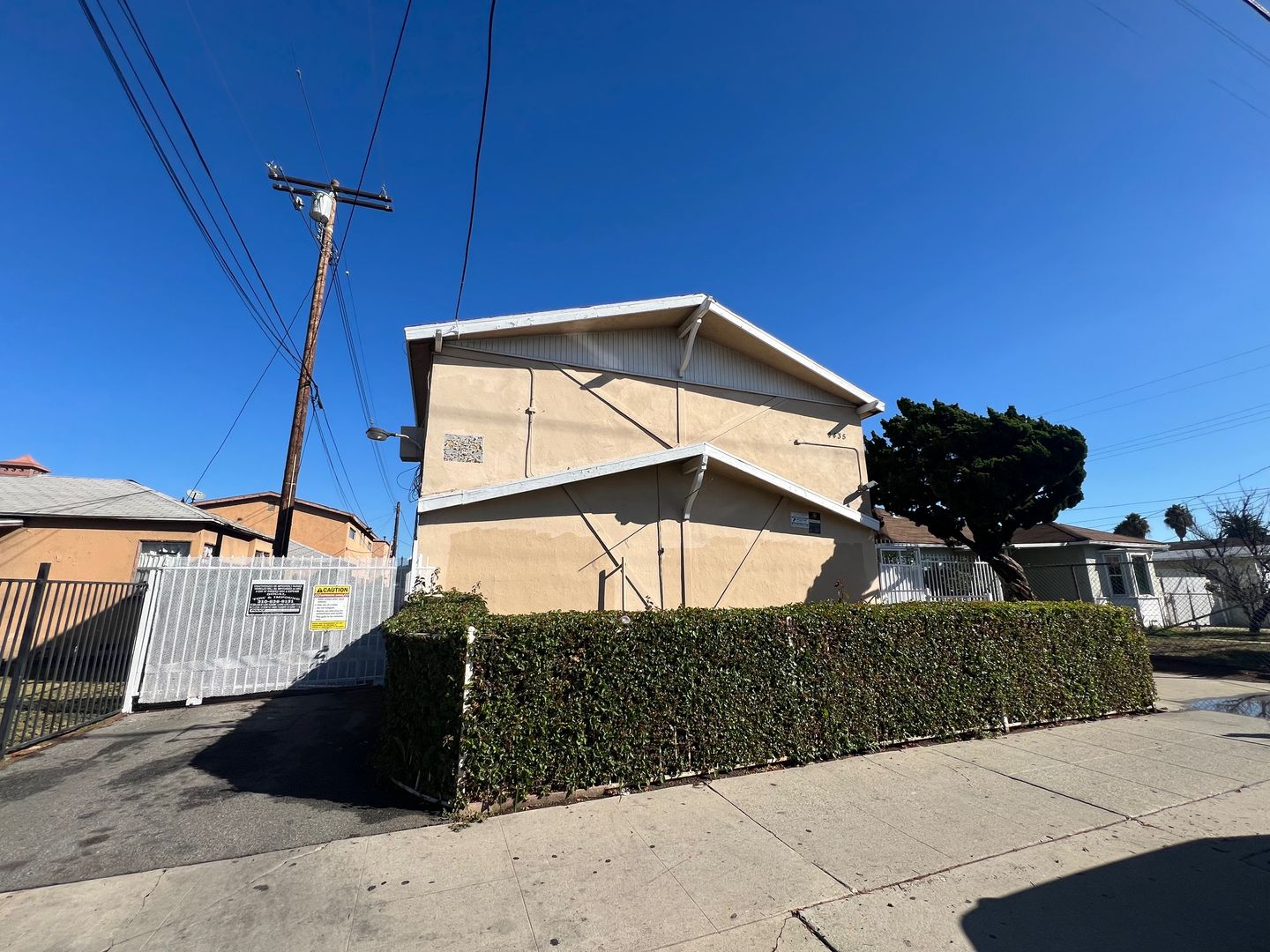 Cudahy Apartment: 4435 Clara St