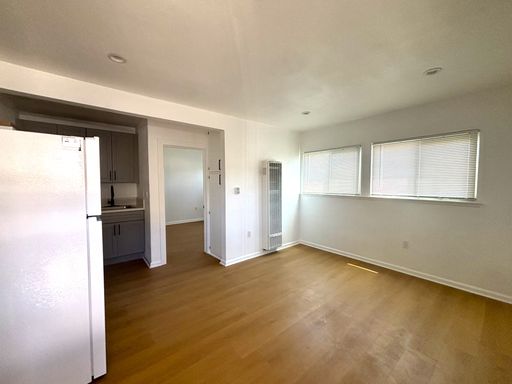 **For Rent – Beautifully Remodeled 1 Bedroom, 1 Bathroom Apartment** – photo 1