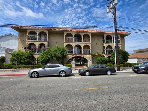 1 Bedroom 1 Bathroom Apartment Located on the 3rd Floor – photo 1