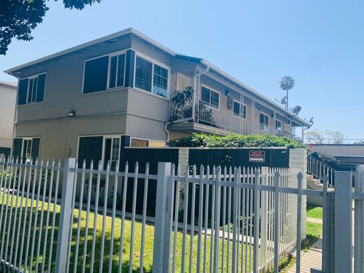 **Downstairs 21 Bdrm 1 Bath in East Anaheim** – photo 1