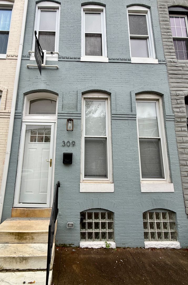 Baltimore Townhome: 309 E 23rd St