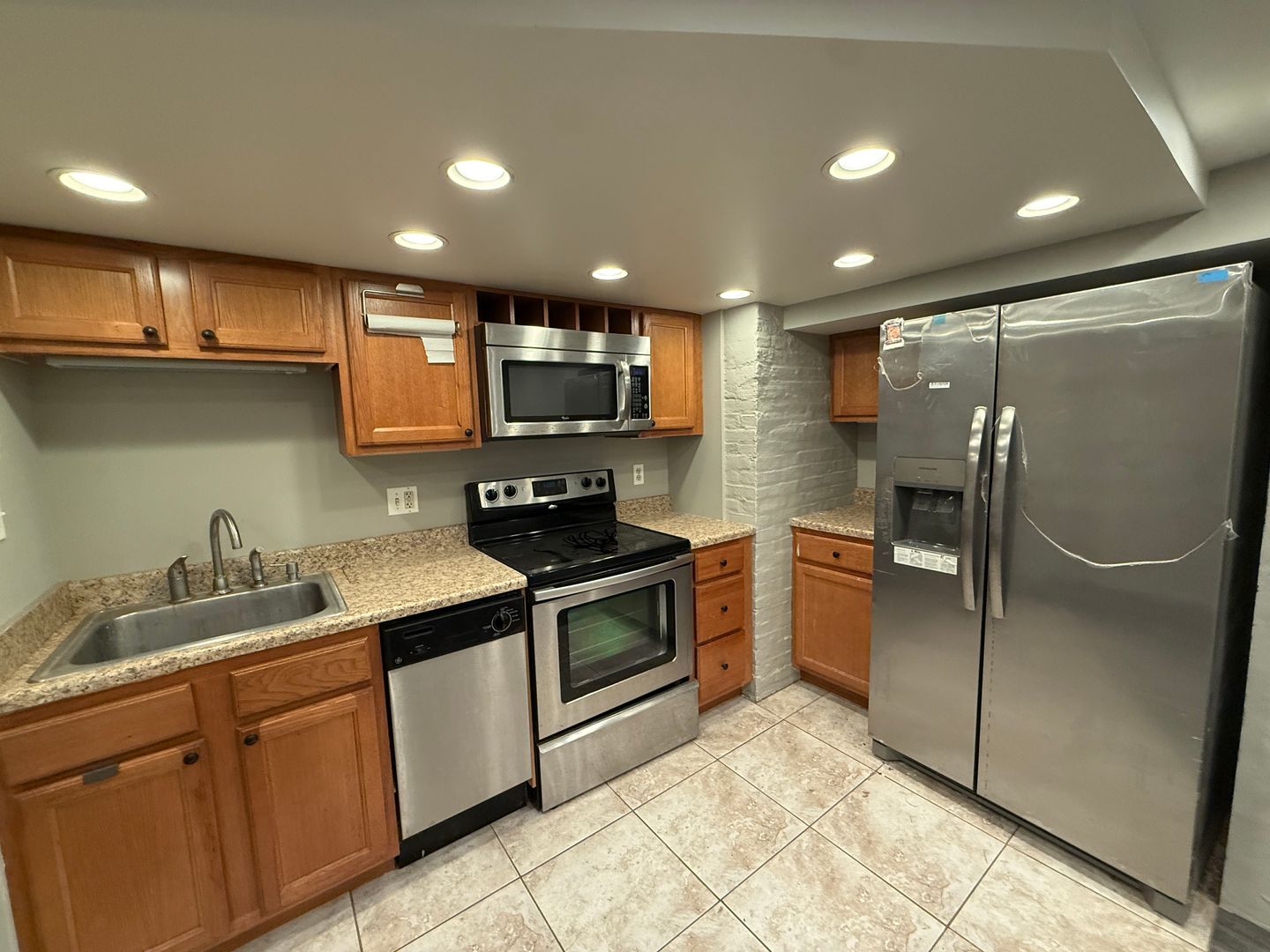 Baltimore Apartment: 1401 Battery Avenue