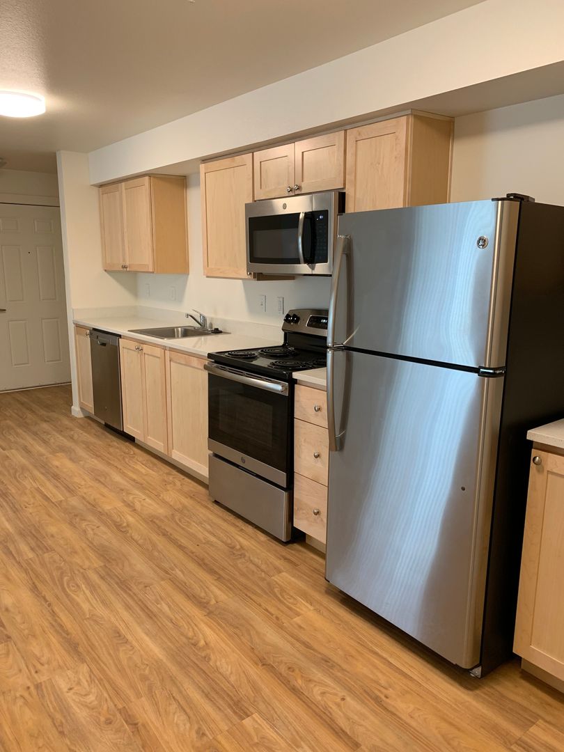 Warrenton Apartment: 1484 SE Snowberry Lane