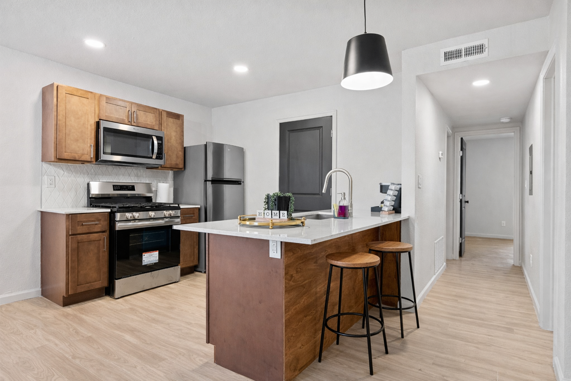 Tulsa Apartment: 1329 E 64th St