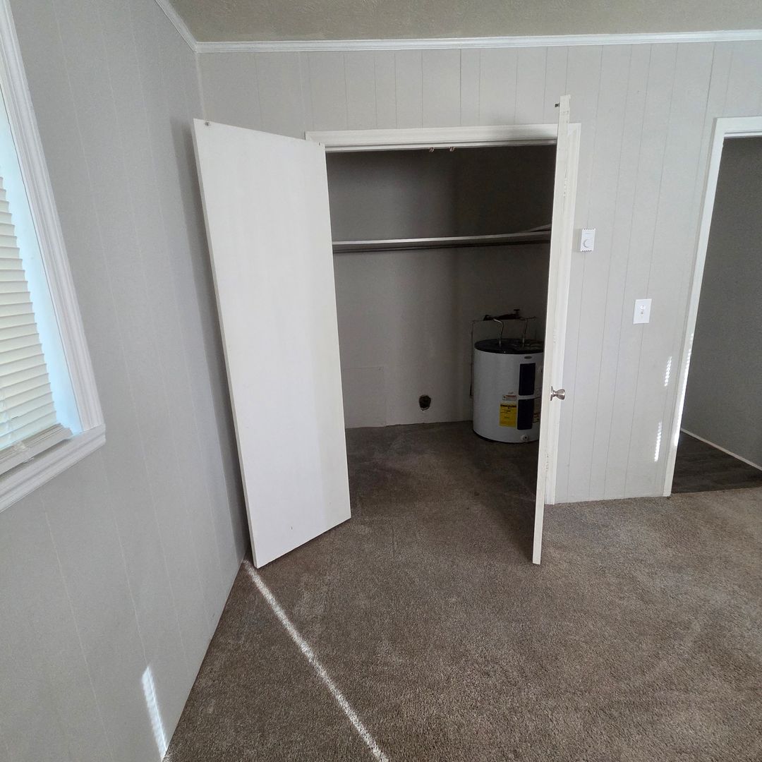 Pickens Apartment: 208 Windwood Dr