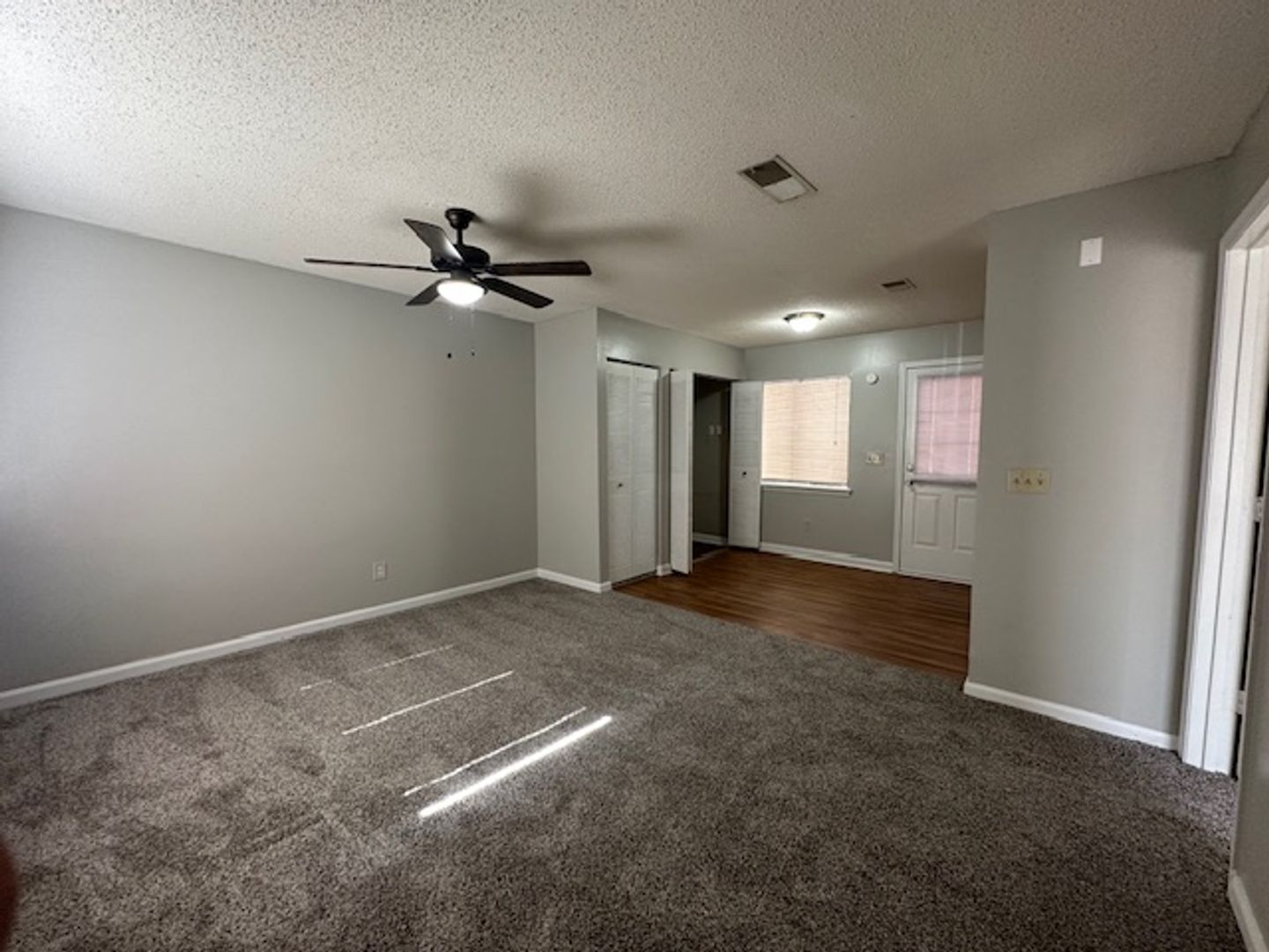 Hartsville Apartment: 236 Swift Creek Rd