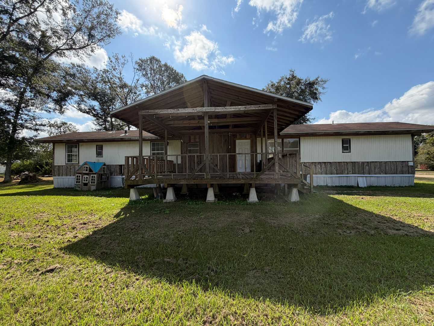 Kinder House: 310 N 12th st