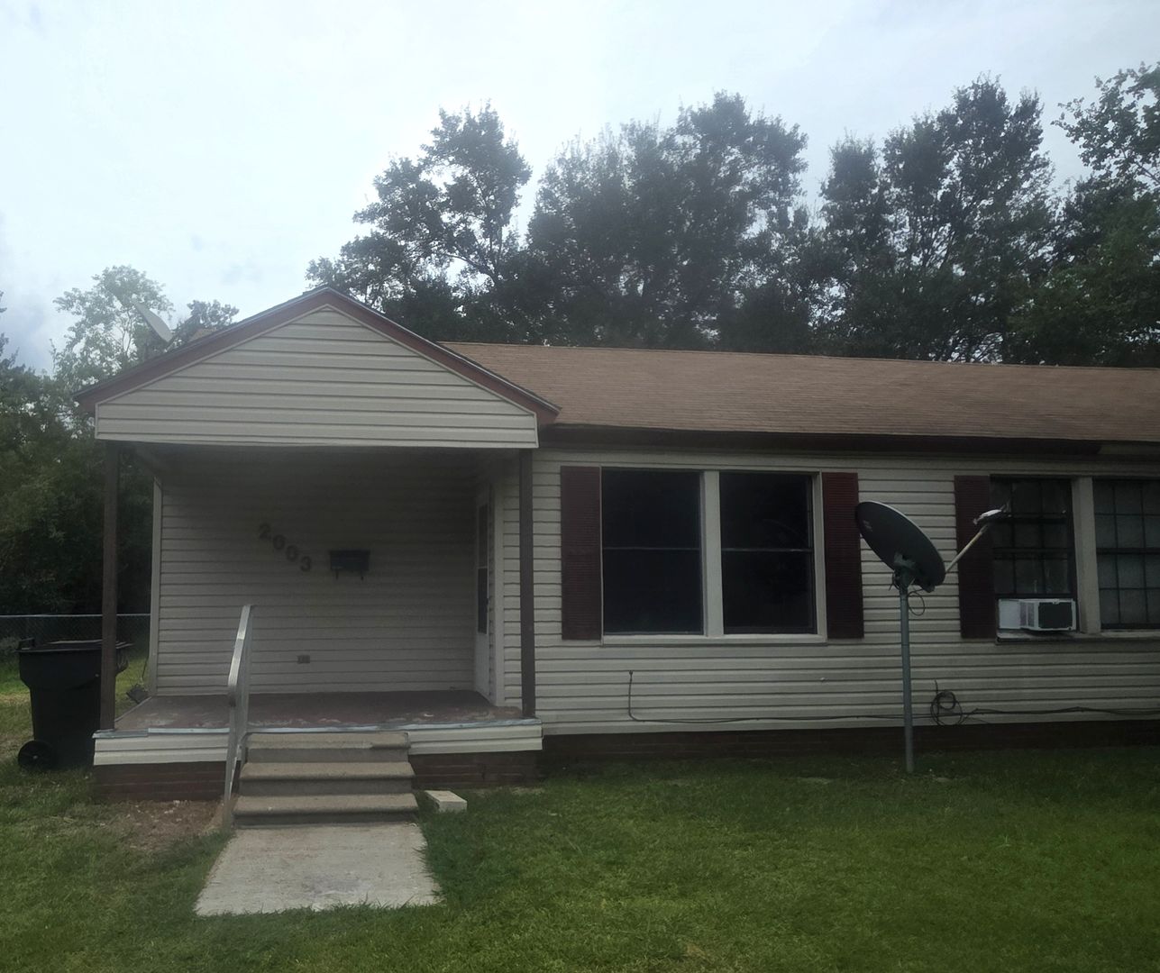 Lake Charles Apartment: 2nd Ave.