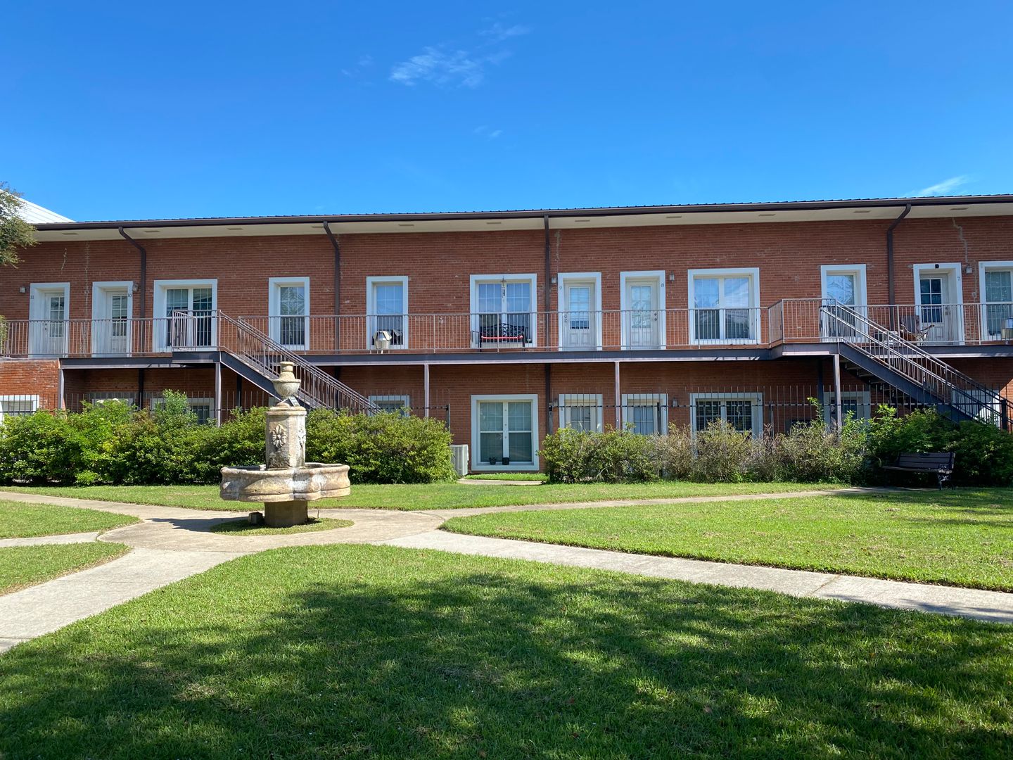 Welsh Apartment: 113 S Adams