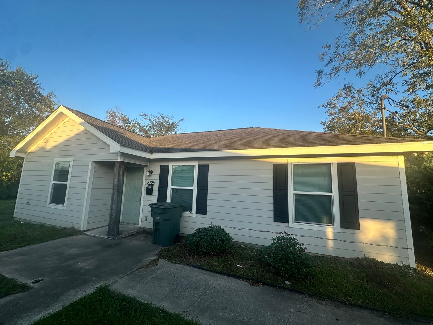 Lake Charles House: 2129 Cline St