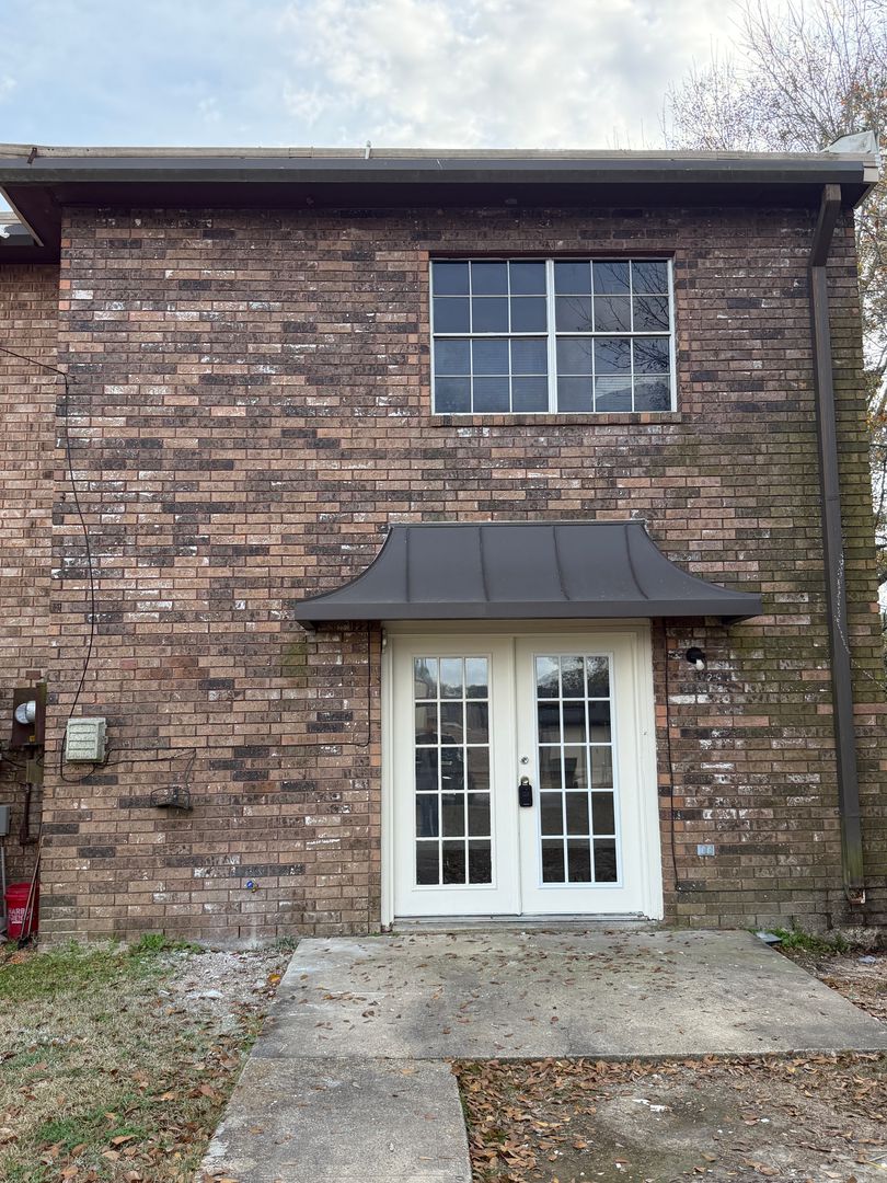 Lake Charles Townhome: 2501 Oak Park Blvd