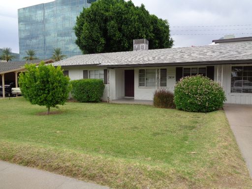 Cute 3 bedroom-2 bath house in Biltmore! Available now! – photo 1