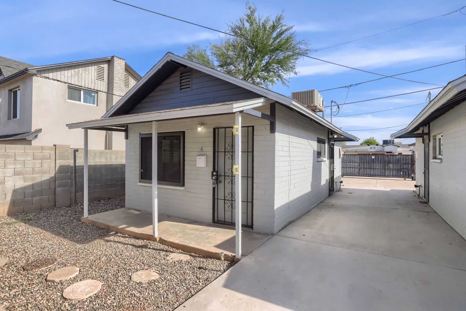 Phoenix Apartment: 2249 E. Roosevelt St.