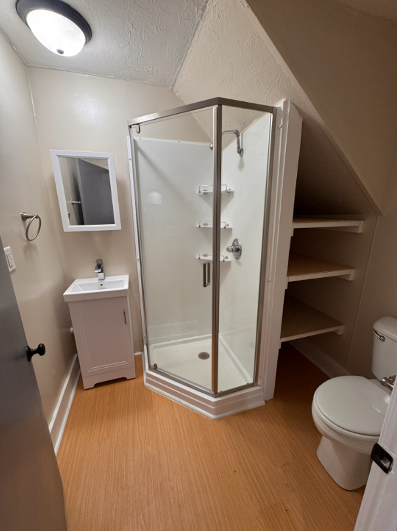 Dubuque Apartment: 757 Caledonia St