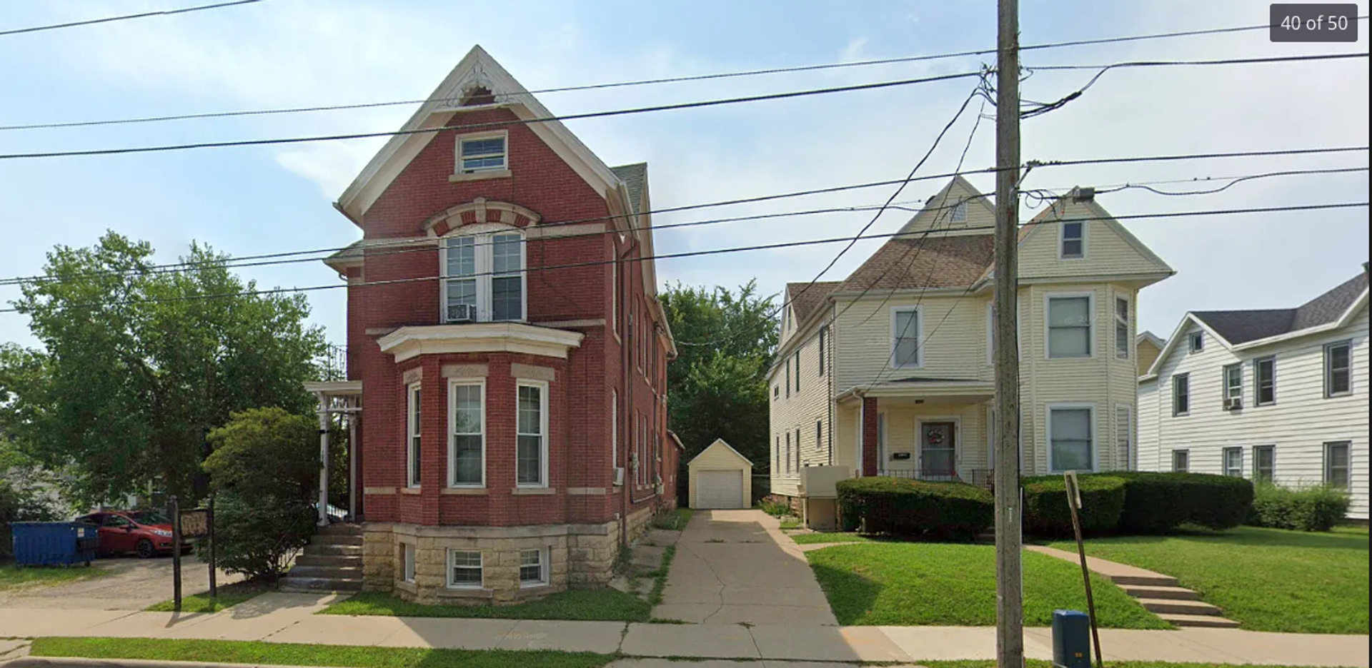 Dubuque Apartment: 1020 University Avenue