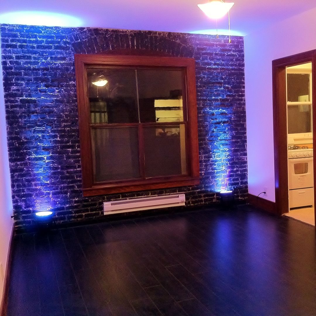 Los Angeles Apartment: 1305 Ingraham Street