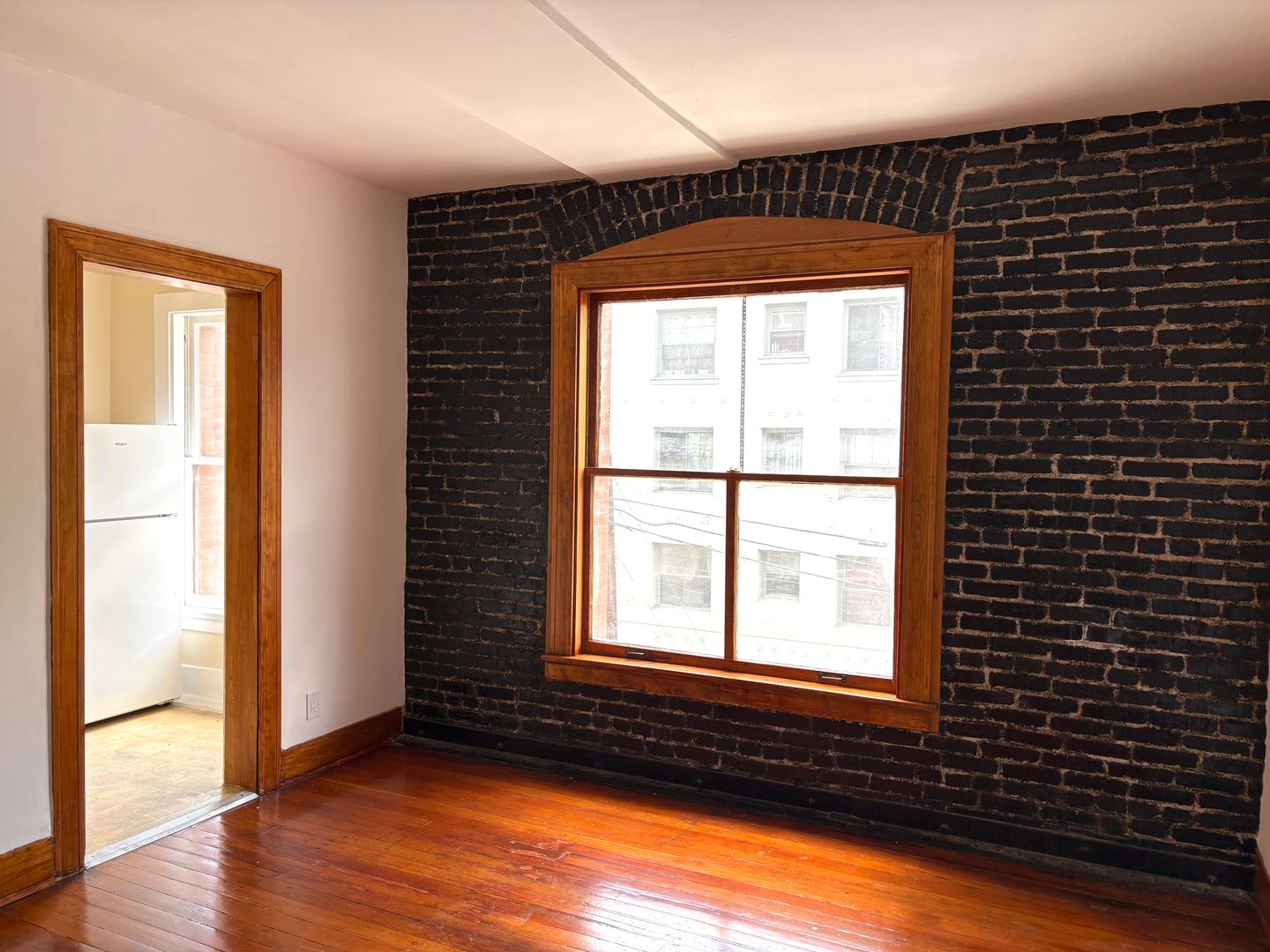 Los Angeles Apartment: 1305 Ingraham Street