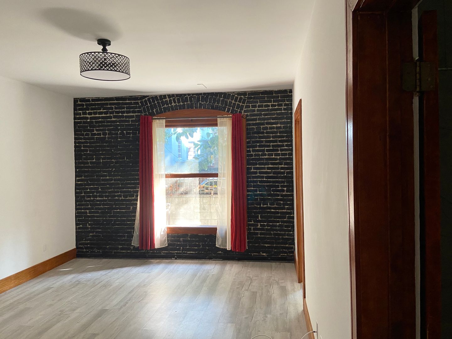 Los Angeles Apartment: 1305 Ingraham Street