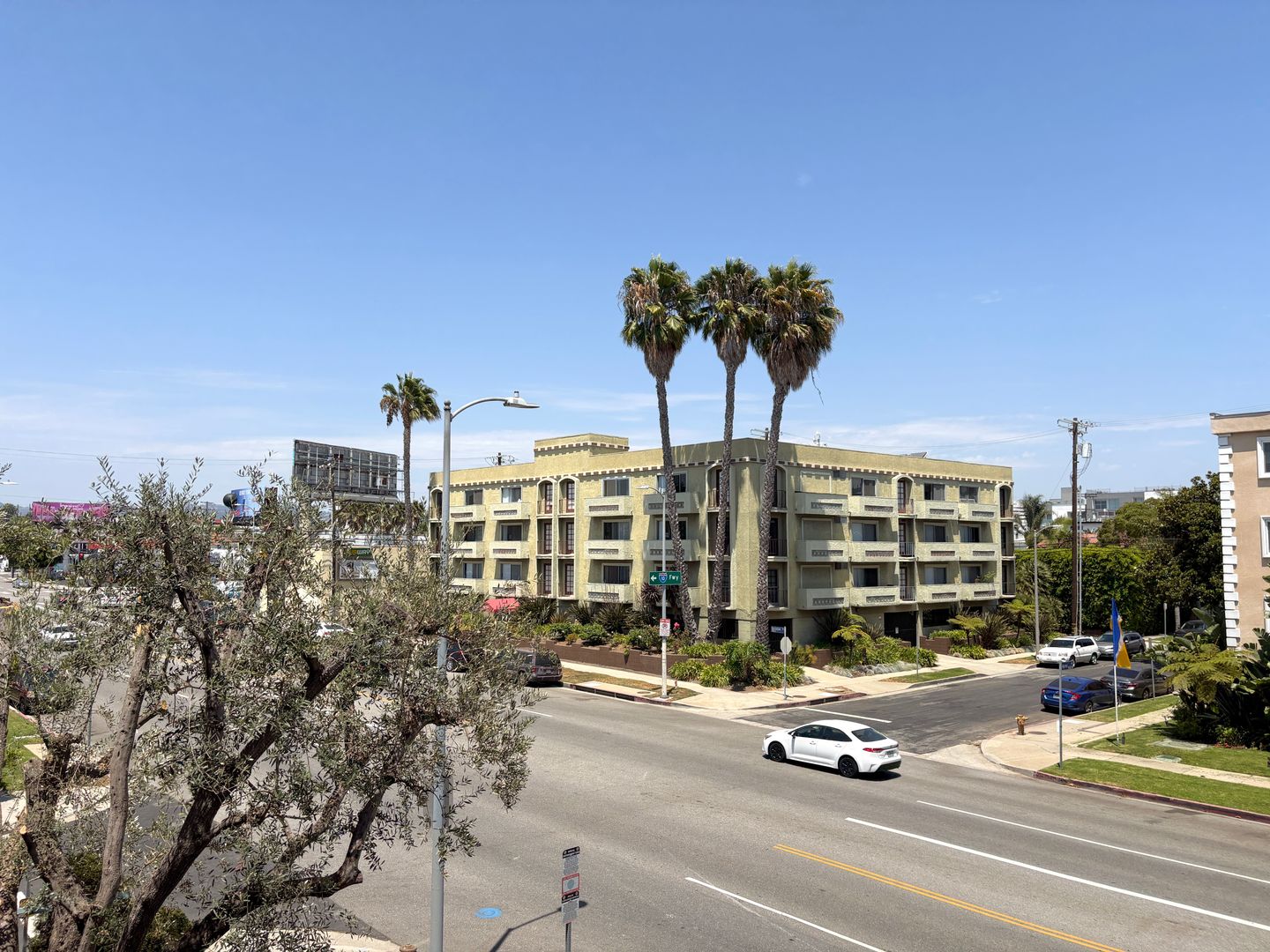 Los Angeles Apartment: 2445 S. Barrington Avenue