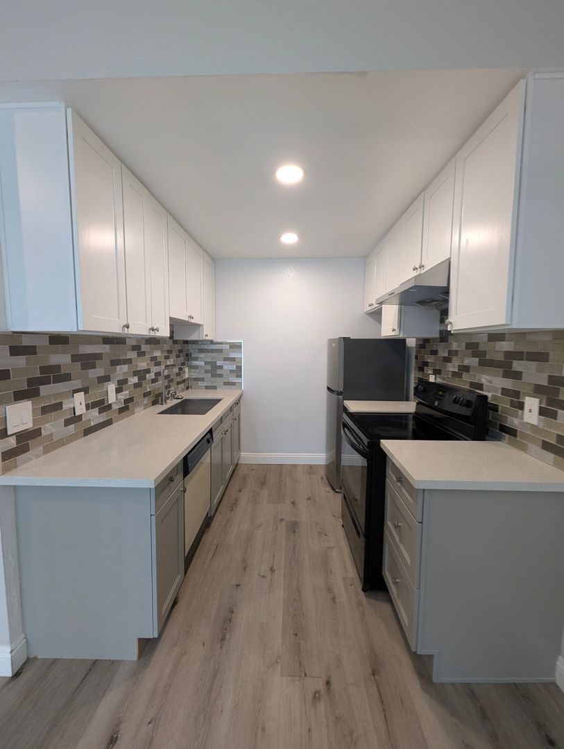 Pasadena Apartment: 666-670 N. Hill Ave.