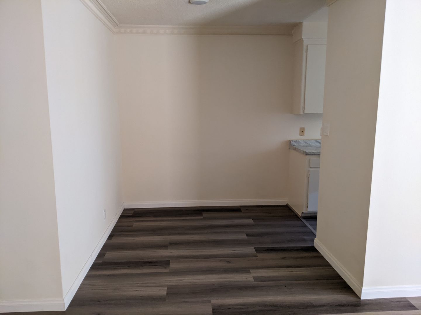 Pasadena Apartment: 250 N. Oakland Ave.