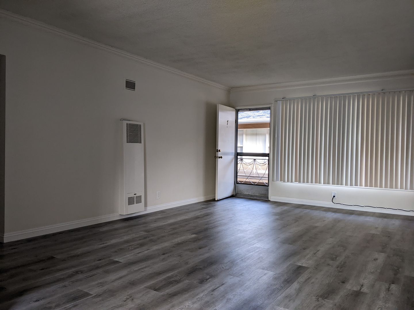 Pasadena Apartment: 244 N. Oakland Ave.