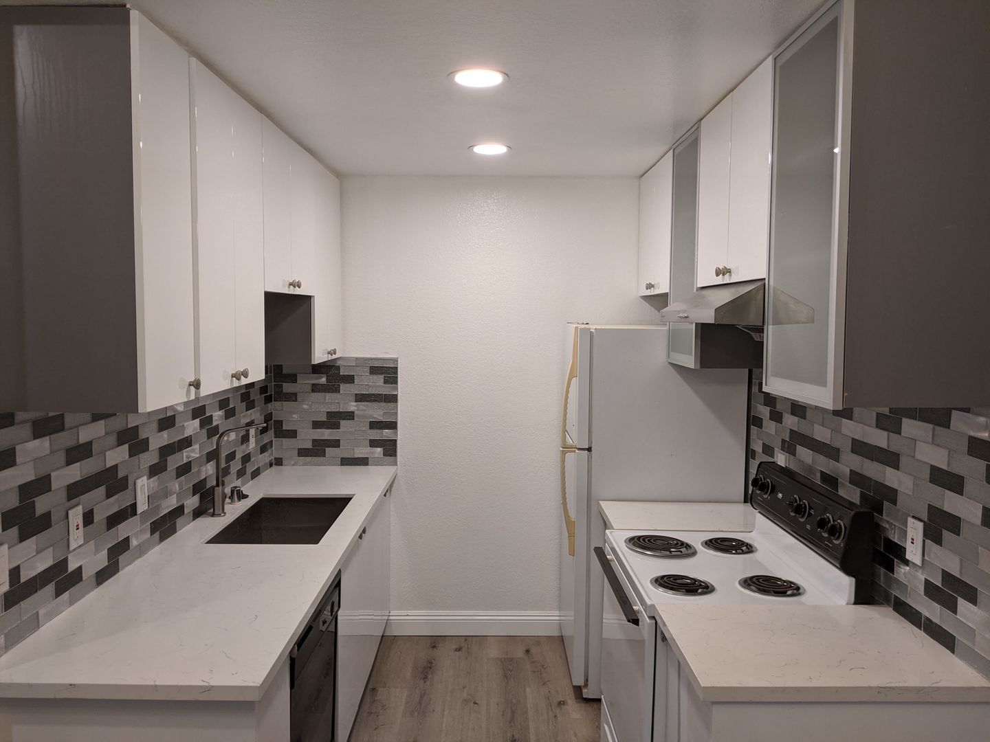 Pasadena Apartment: 1436 E. Orange Grove Ave.