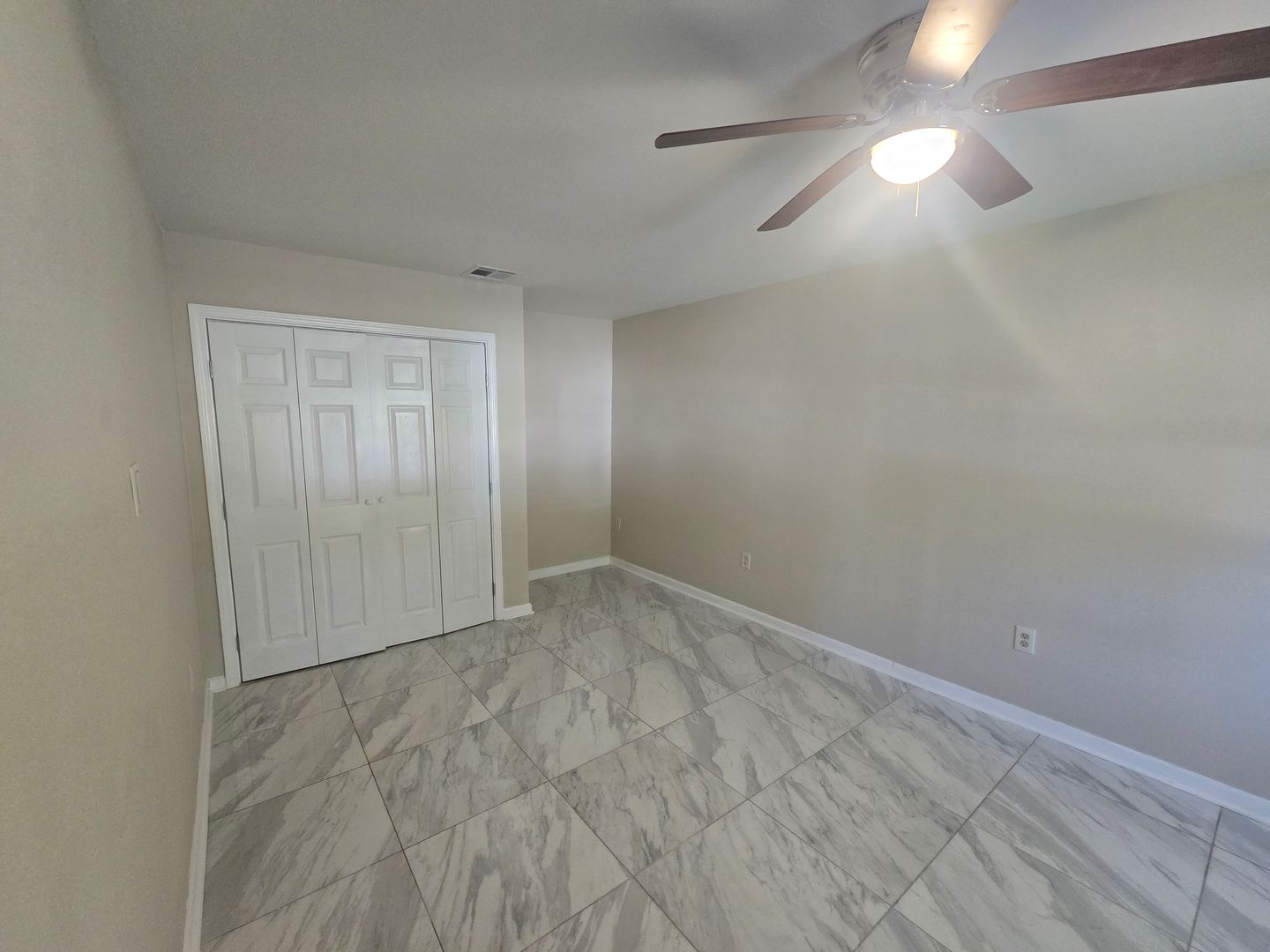 New Orleans House: 4900 Lurline St