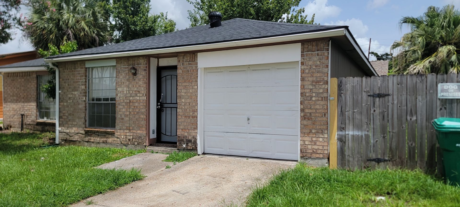 Harvey Apartment: 3019 Aspin Dr