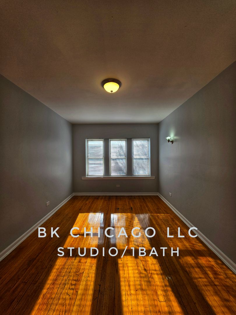 Chicago Apartment: 6355 South California Avenue