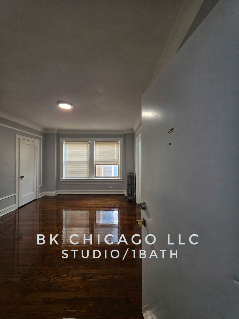 Chicago Apartment: 6720 South  Jeffery Boulevard
