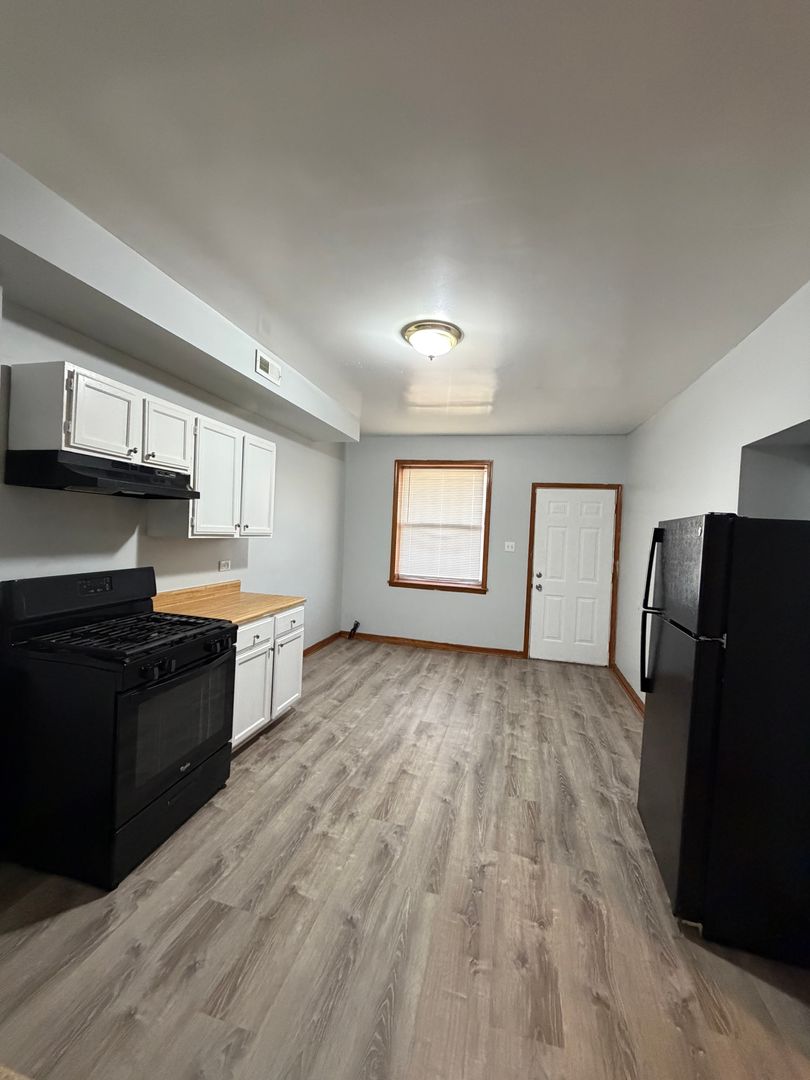 Chicago Apartment: 8136 South Marshfield Avenue