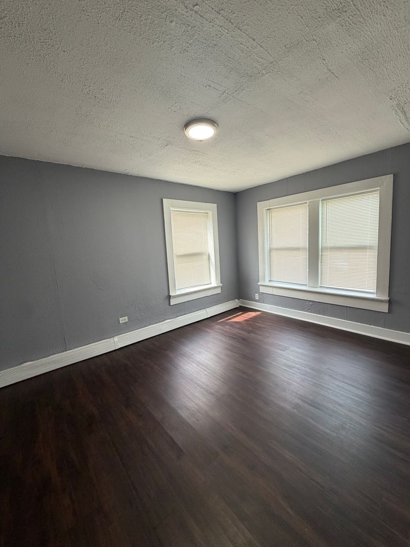 Chicago Apartment: 7000 South Stewart Avenue