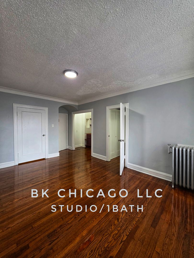 Chicago Apartment: 6720 South  Jeffery Boulevard
