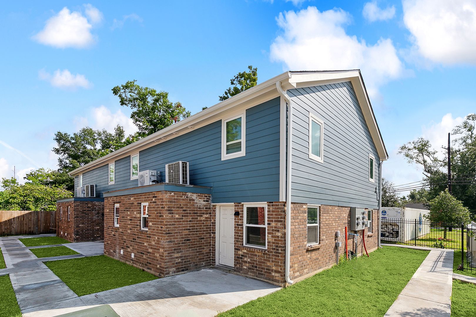 La Place Townhome: 412-A Sugar Pine Street