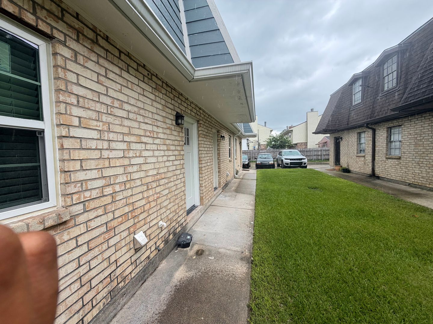 Kenner Apartment: 4116 Delaware Ave.
