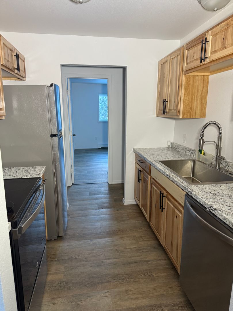 Delta Junction Apartment: 2422 3rd St